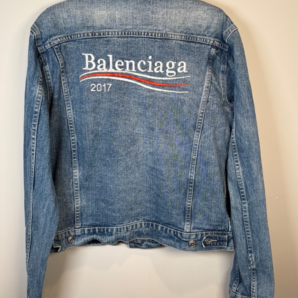Men's or Women's Balenciaga 2017 Denim Jacket  Size FR 48/ approx. US 38